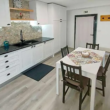 Newly Renovated Flat Near Centre Hotel 2*