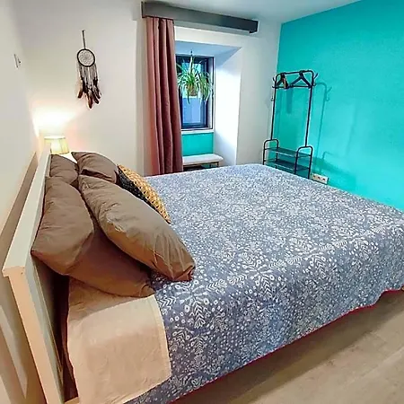 Newly Renovated Flat Near Centre